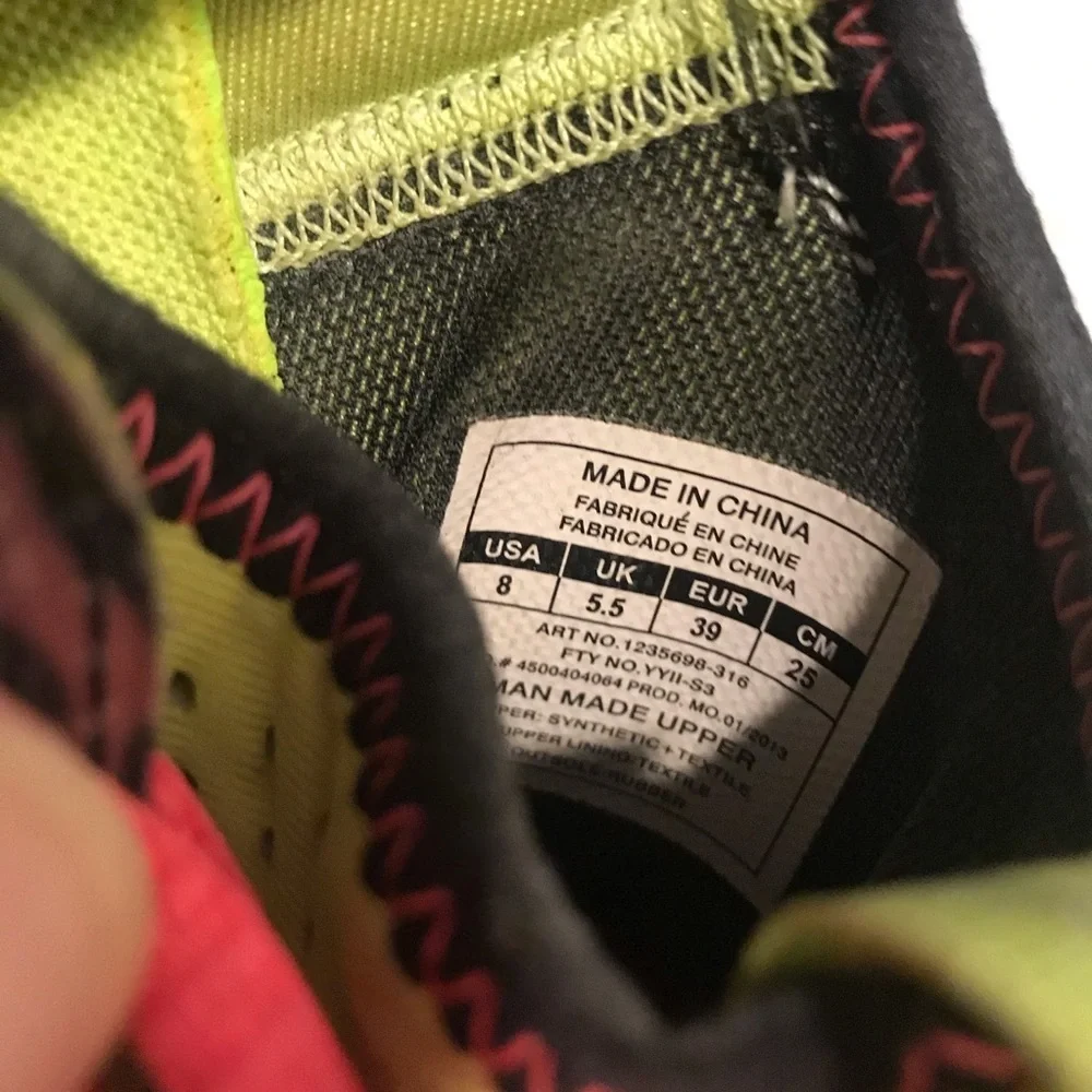 👟 RARE Under Armour Cheetah Sneakers